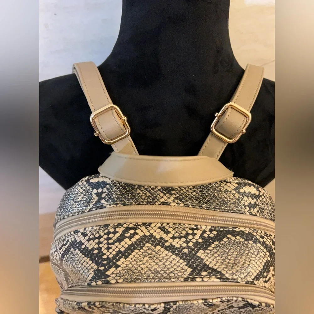 Alexis Bendel Chic Snakeskin Pattern Backpack - Picture 4 of 15